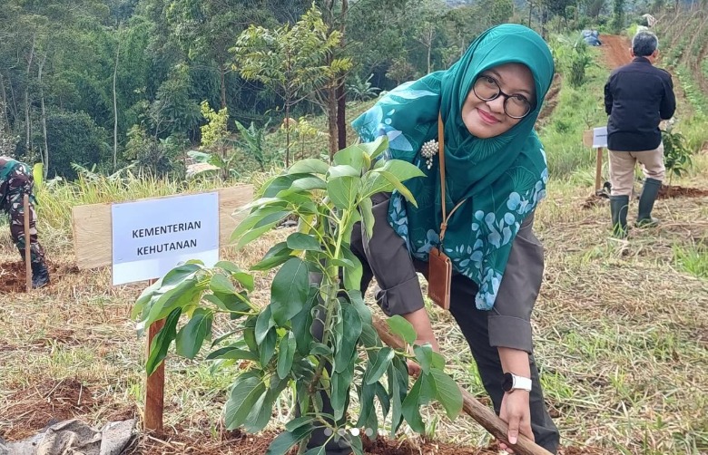 Foto Lainnya Penanaman Pohon Serentak di Seluruh Indonesia